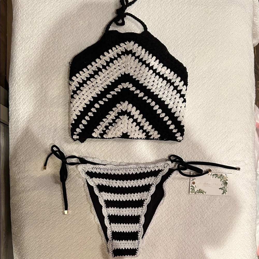NWT CHELSEA AND VIOLET Black and White Crochet Bikini Set size S/L